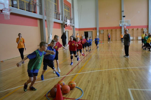 Valmieras pilsētas un starpnovadu skolēnu sporta spēles Tautas bumbā un stafetēs